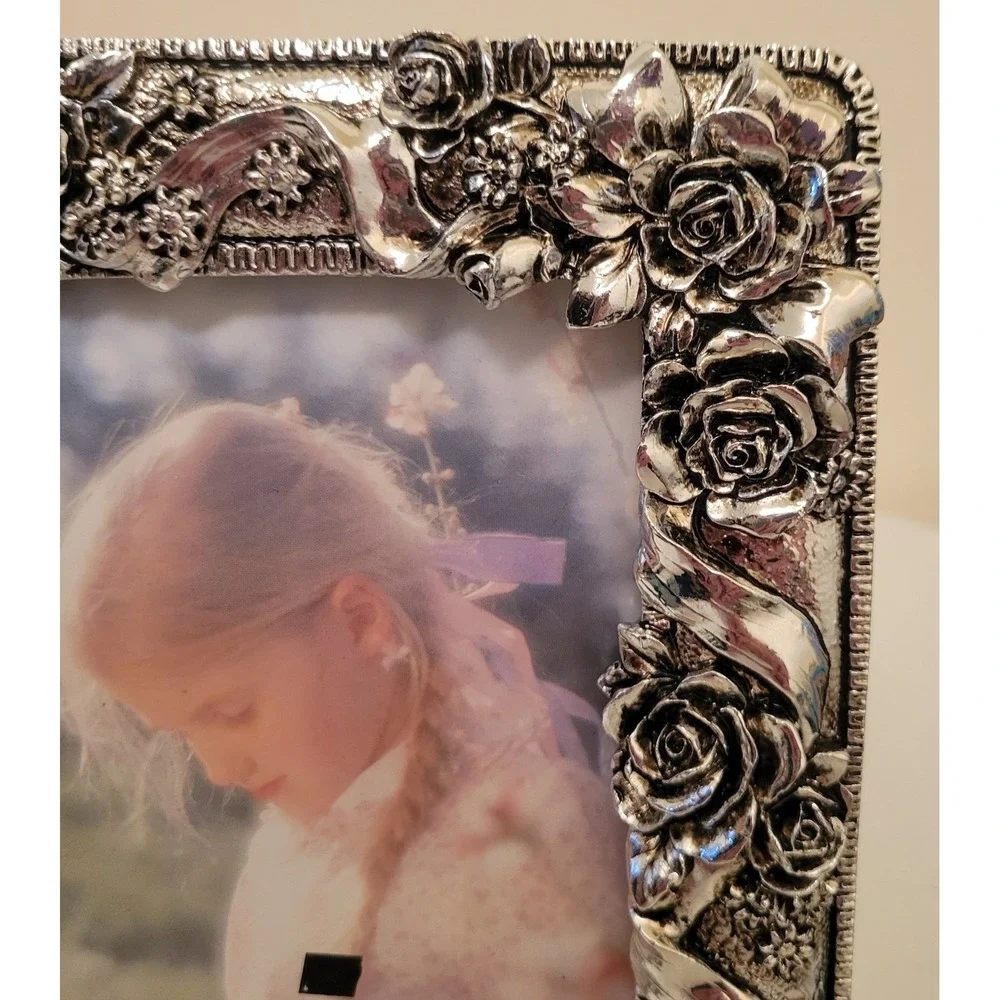 Silvertone Metal Frame with‎ 3D Roses 5 X 7 Photo Ornate Vintage Free Standing